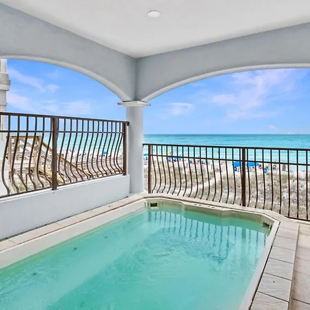 Villa Gulf Front, Pool, Hot Tub- 2 Kitchens - Elevator